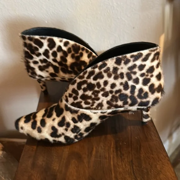 Boden leather leopard heeled bootie 38 or 7.5 - Picture 4 of 4